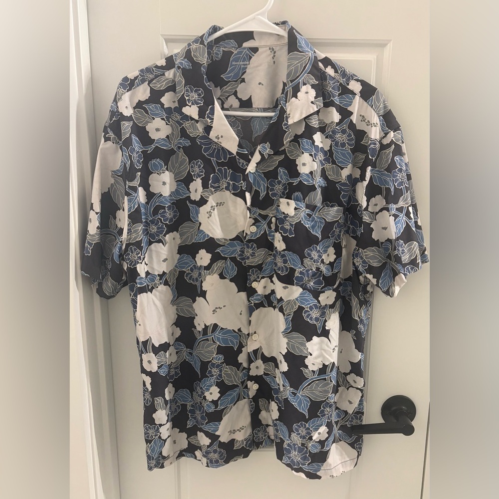 Men’s Abercrombie & Fitch Floral Blue Hawaiian Shirt Size Large